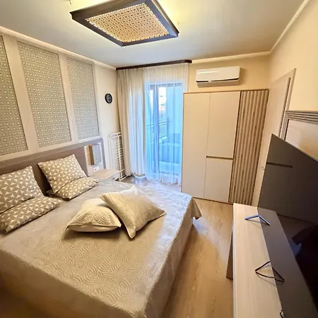 Апартамент Stylish Park View In Argisht Partez Golden Sands *