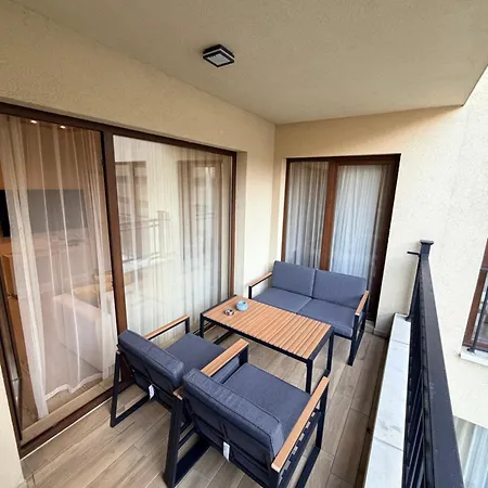 Stylish Park View In Argisht Partez Golden Sands * Warna