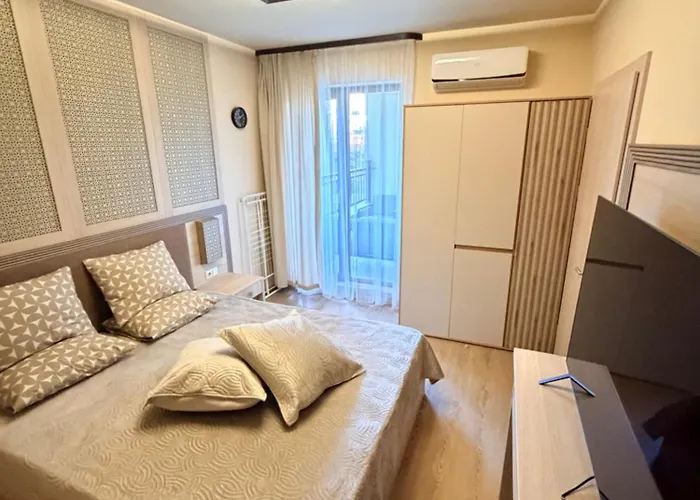 Апартамент Stylish Park View In Argisht Partez Golden Sands *